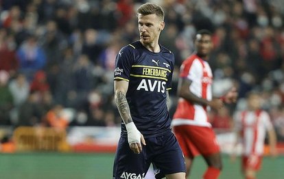 Sivasspor Fenerbahçe maçında Serdar Aziz sakatlandı! Oyuna devam edemedi