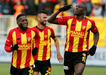 Demba Ba geri dönüyor!