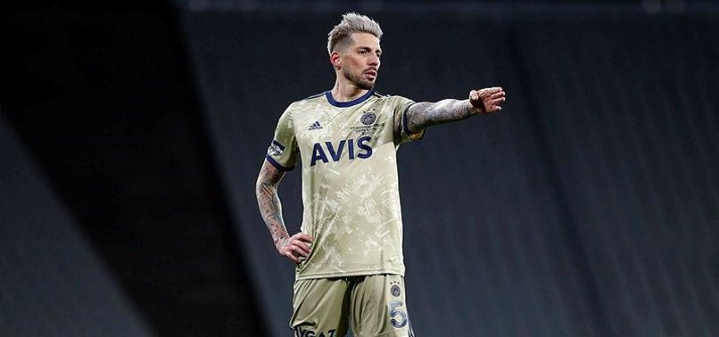 Jose Sosa kendisi açıkladı! Fenerbahçe'de kalacak mı?