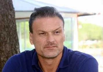 Alpay Özalan meclise girdi mi?
