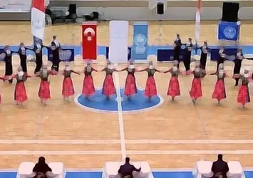 Halk Oyunları için gittiler, iltica ettiler!