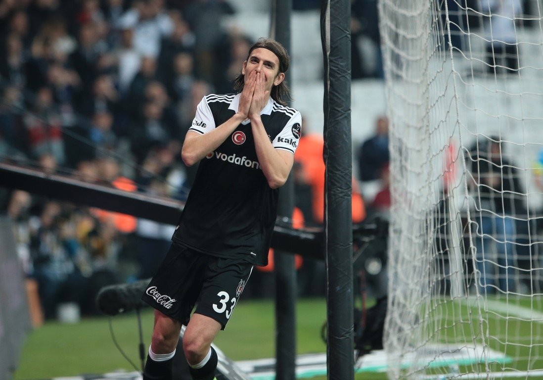 Atınç Nukan Beşiktaş’ta kalıyor