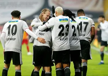 Beşiktaş'ta 2 yıldız ceza sınırında!