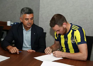 Fenerbahçe yeni transferini resmen açıkladı