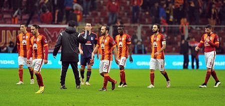 Arena koridorlarında büyük kavga
