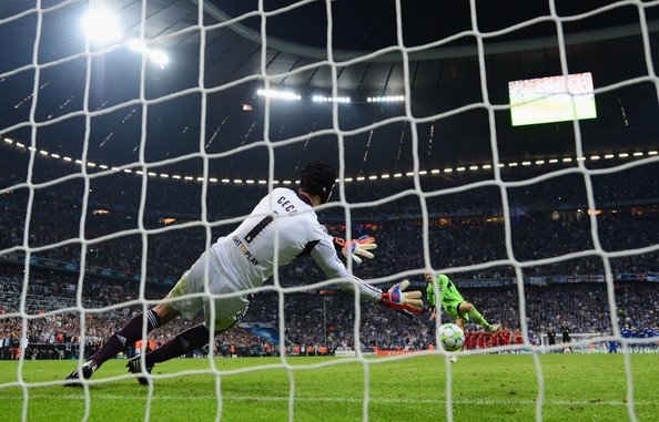 UEFA’dan tarihi penaltı kararı