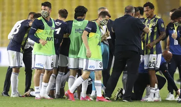 10 kişi Fenerbahçe iki dakikada hayata döndü!