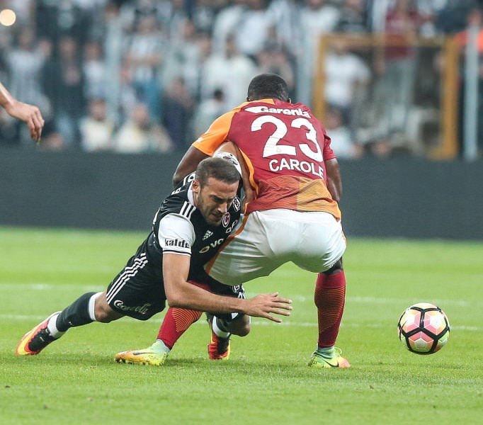 Sneijder ve Quaresma kavga eder!