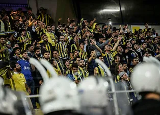 F.Bahçe taraftarı stadı terk etmedi