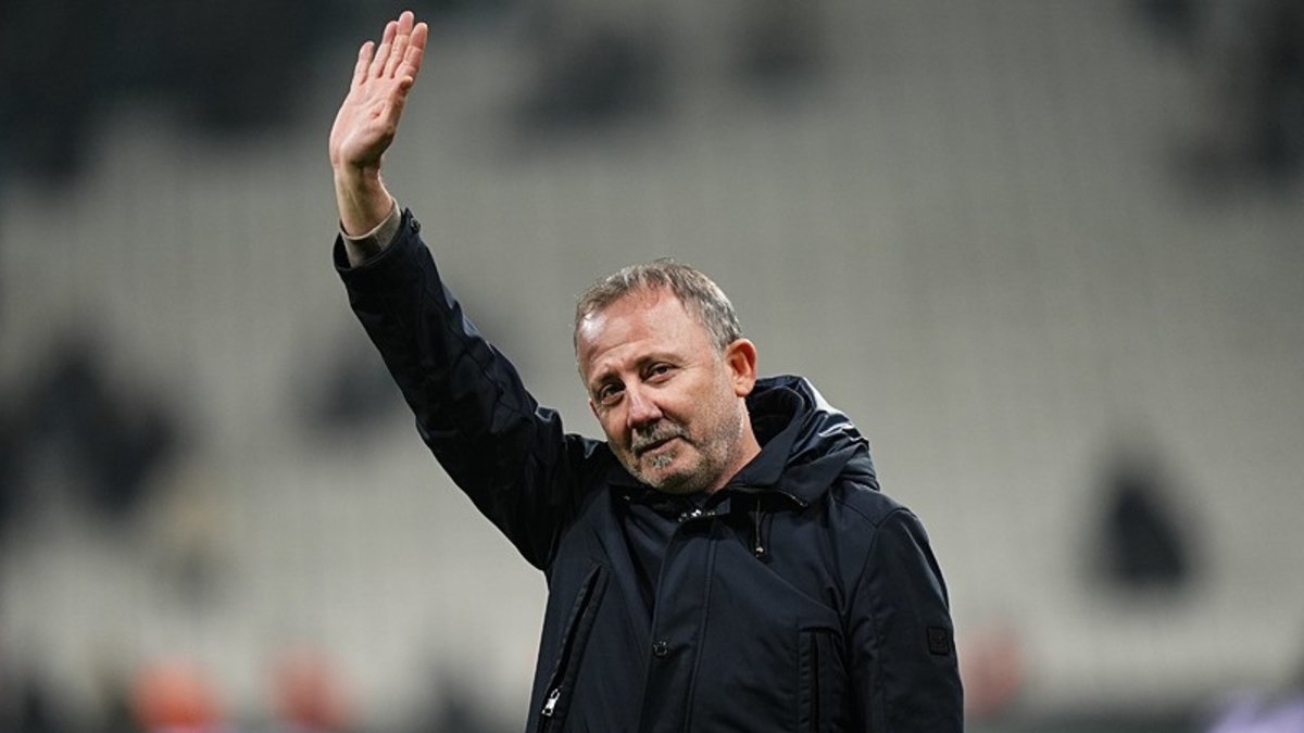 Beşiktaş'ta yeni sezon planlaması başladı! Tam 11 oyuncuyla yollar ayrılıyor