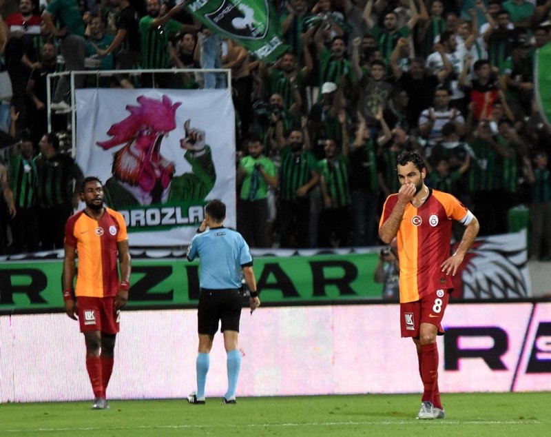 Galatasaray yenildi capsler patladı!