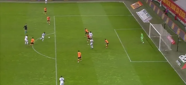 Son dakika spor haberi: Galatasaray Trabzonspor derbisinde Edgar IE'den şık gol! İşte o şut... - 2