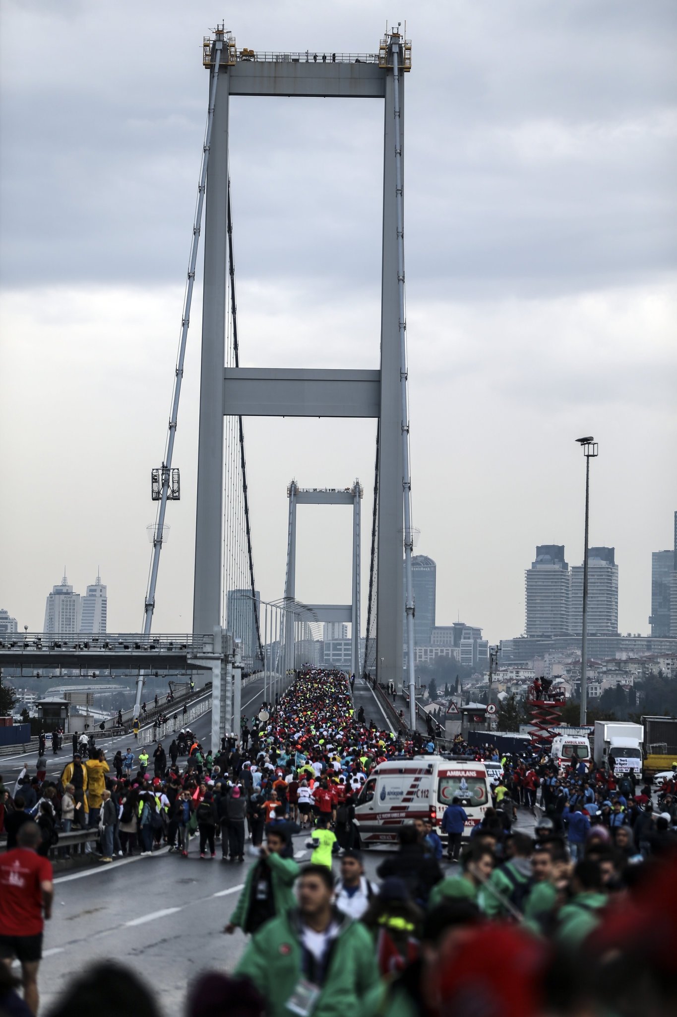 125 bin kişi çocuklar için koşuyor!