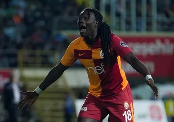 Gomis yine sahnede