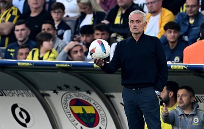 Jose Mourinho’dan geleceğiyle ilgili flaş açıklama! Derbi mağlubiyetinin ardından...