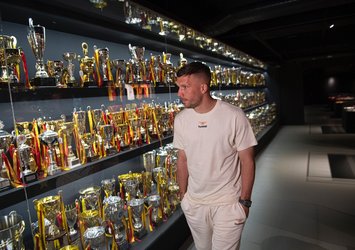 Podolski'den G.Saray'a ziyaret!