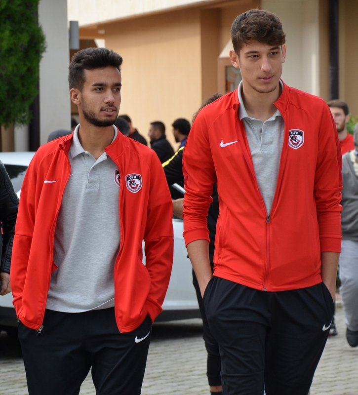 Futbol camiası cuma namazında buluştu