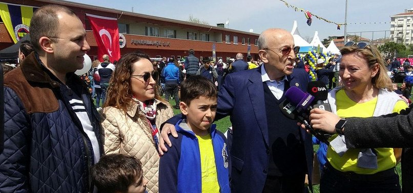 Vefa Küçük divan başkanlığını torununa devretti