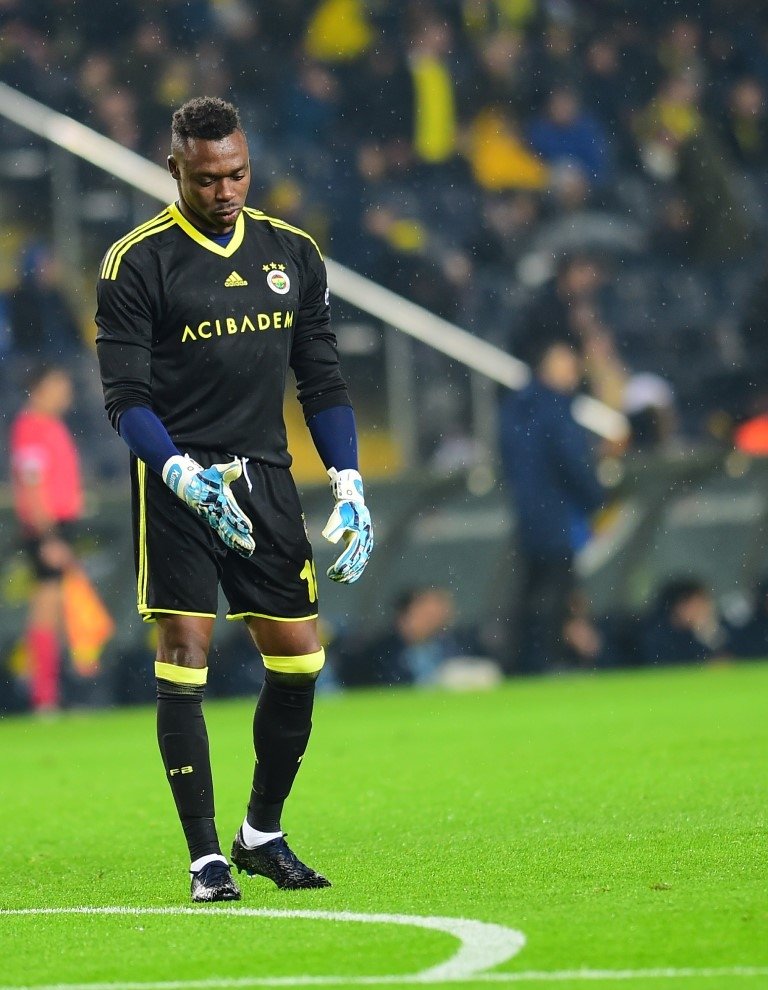 Fenerbahçe soyunma odası karıştı!