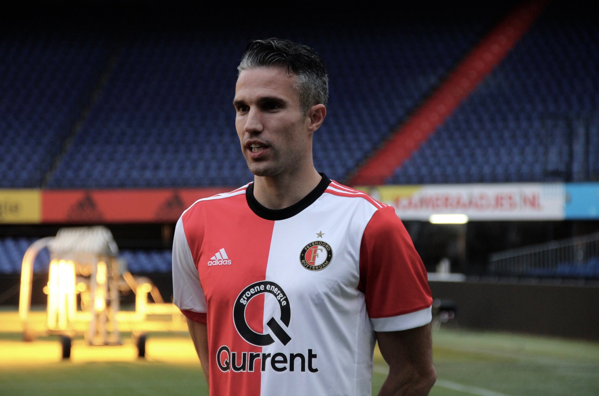 Feyenoord’ta van Persie depremi!