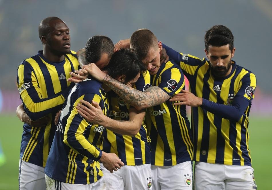 Galatasaray - Fenerbahçe derbisi öncesi ortam ısınıyor