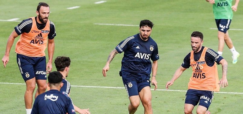 Fenerbahçe çalışmalarını sürdürdü