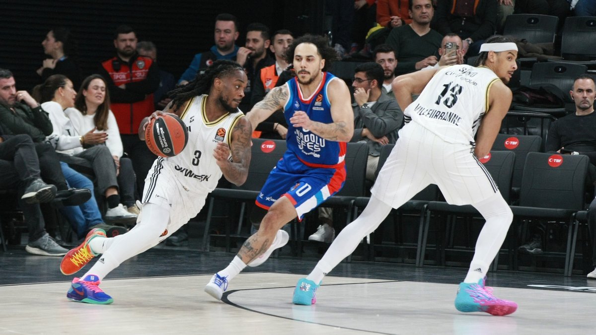 Anadolu Efes 76-82 ASVEL (MAÇ SONUCU-ÖZET)