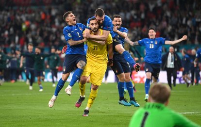 Son dakika spor haberi: EURO 2020’de turnuvanın oyuncusu İtalya forması giyen Gianluigi Donnarumma oldu!
