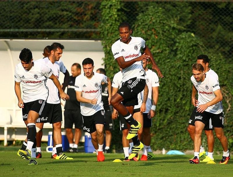 Beşiktaş’ta 5 futbolcu kadro dışı