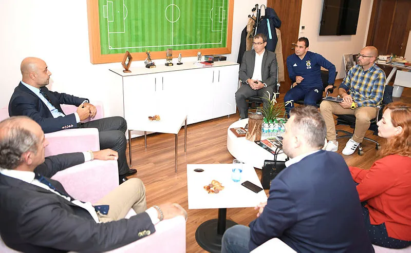 Tolunay Kafkas, Fenerbahçe heyetiyle bir araya geldi - 1