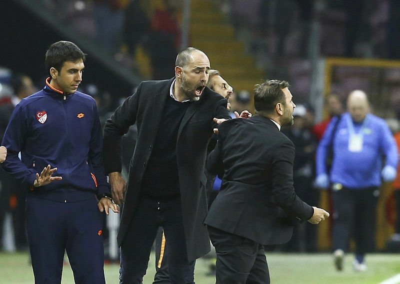 Dursun Özbek’ten Okan Buruk’a sert gönderme!