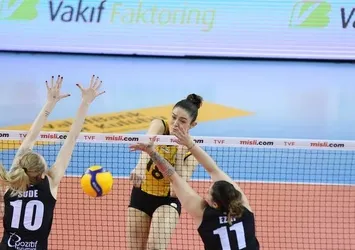 VakıfBank liderliğini sürdürdü!