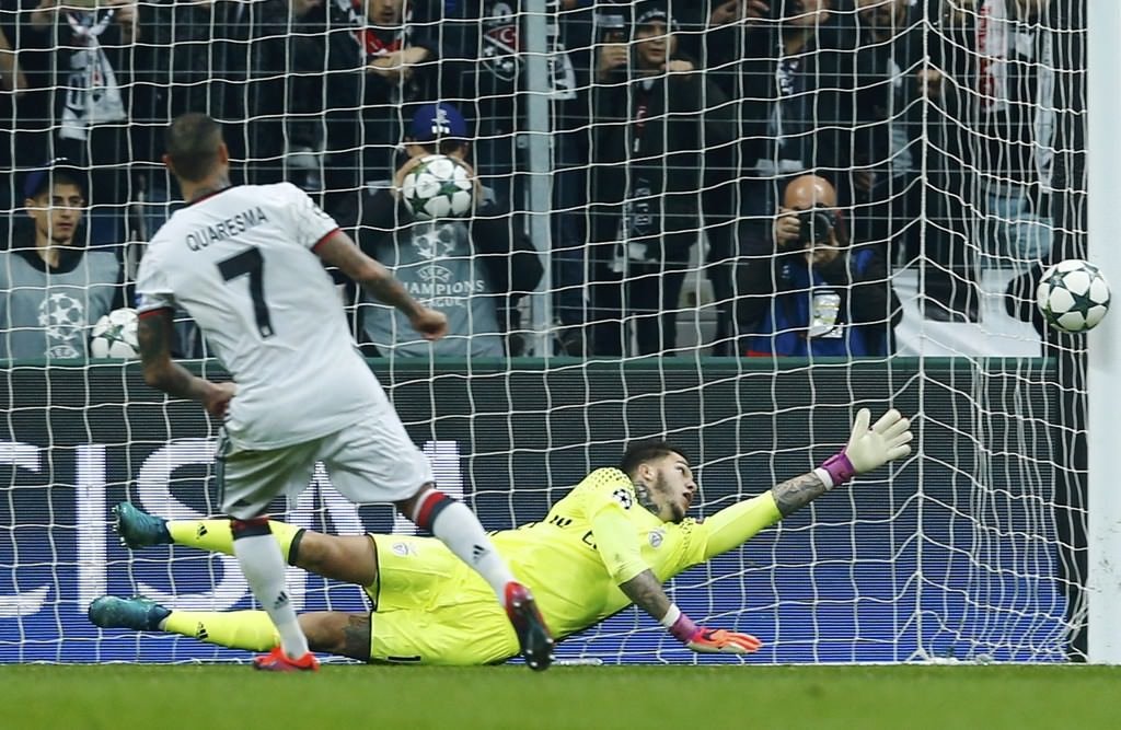 Beşiktaş-Benfica mücadelesinden kareler