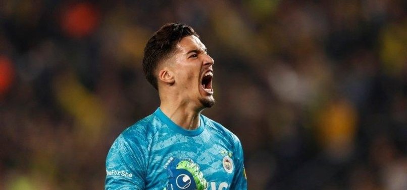 Yeni efsane Altay Bayındır! İşte peşindeki 2 takım
