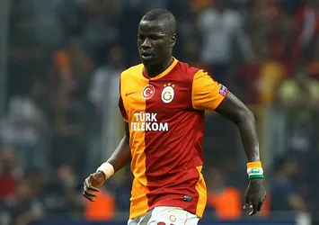 Emmanuel Eboue İstanbul'a geldi
