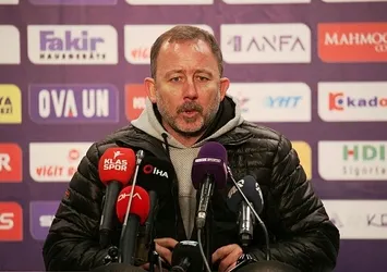 İmzasını attı!
