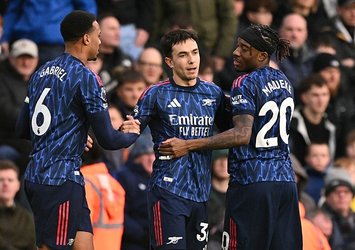 Arsenal deplasmanda farka koştu