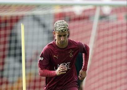 Galatasaray’dan Fenerbahçe’ye flaş transfer!