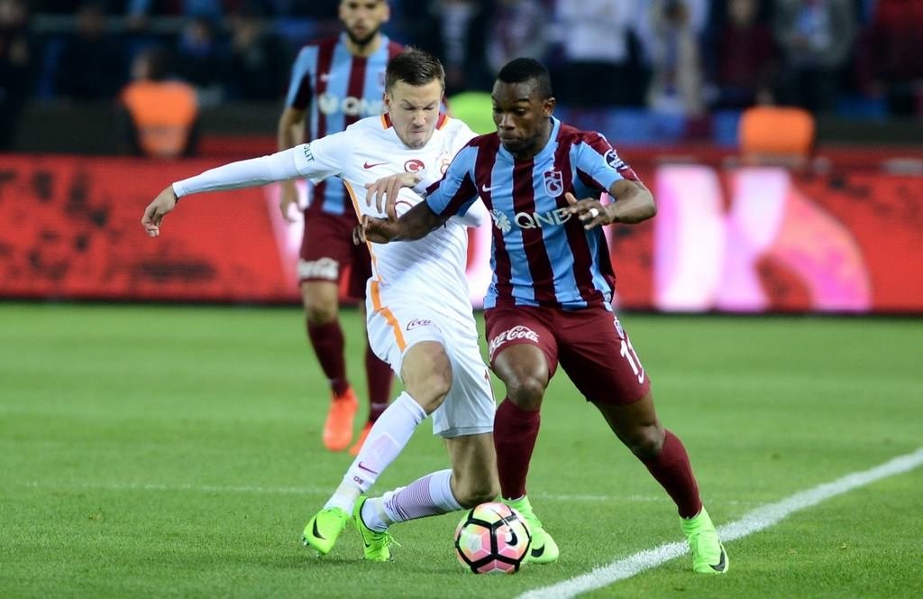 Trabzonspor-Galatasaray karşılaşmasından kareler