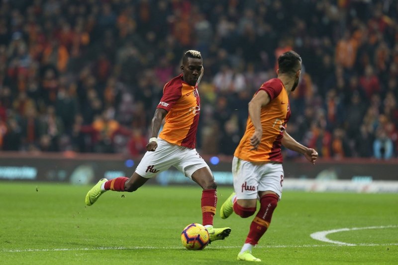 Onyekuru’nun nargile keyfi!