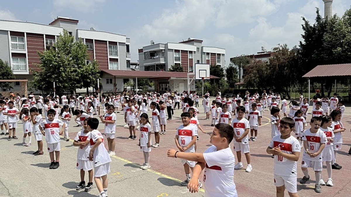 400 öğrenciden Arda Güler'e çağrı!