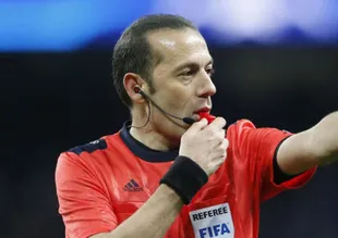 Cüneyt Çakır, EURO 2016 finalinin favorisi!.