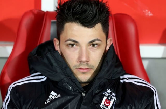 Şenol Güneş yıldız futbolcunun menajerini kovdu