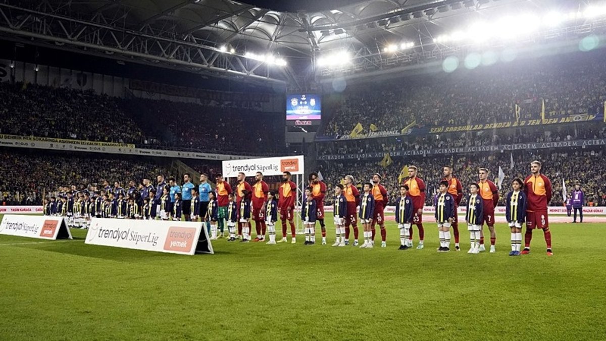 Fenerbahçe-Galatasaray derbisi öncesi dikkat çeken detay! Fenerbahçe-Galatasaray derbisi öncesi dikkat çeken detay!