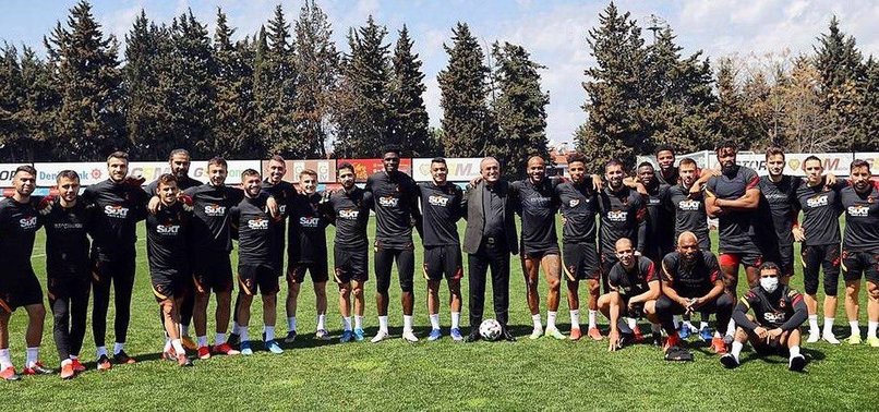 O kare için şok sözler! Galatasaray yönetiminin bölündüğünü gösteren fotoğraf
