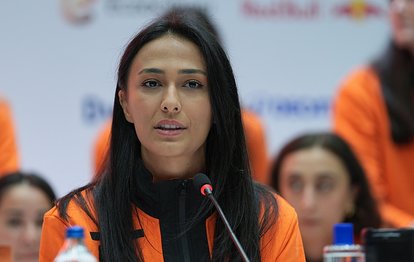Simge Aköz: Bütün kupalara talibiz