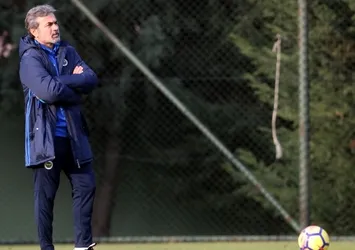 Fenerbahçe'de toplantı yarına ertelendi