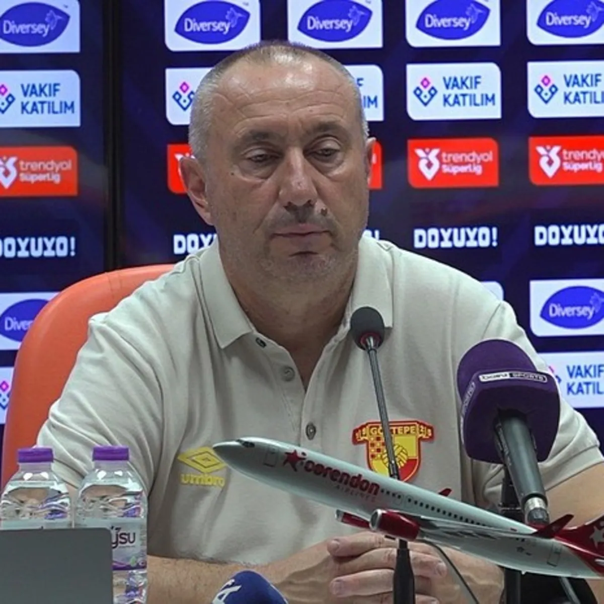 Stanimir Stoilov: Kolay gol verme problemimiz devam ediyor