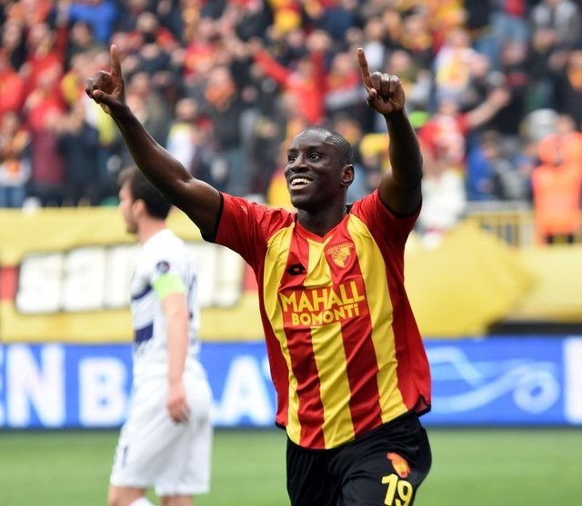 Beşiktaş’ta Demba Ba çıkmazı