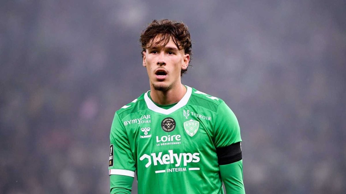 Galatasaray'dan santrfora 10+4 hamlesi! Lucas Stassin...